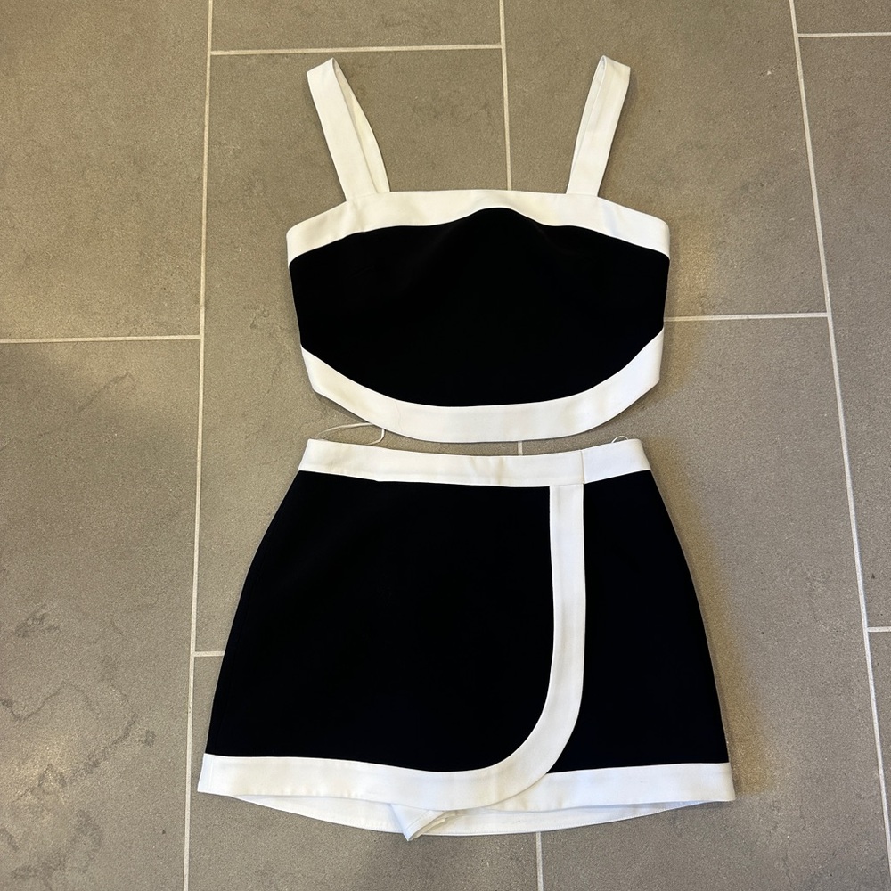 Amanda Uprichard Set